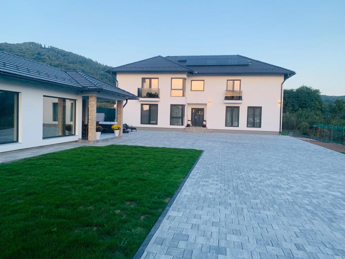 סובאטה Vila Diamond Lux&Spa מראה חיצוני תמונה