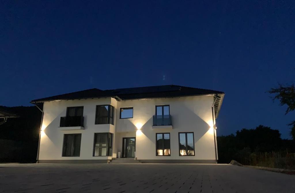 סובאטה Vila Diamond Lux&Spa מראה חיצוני תמונה